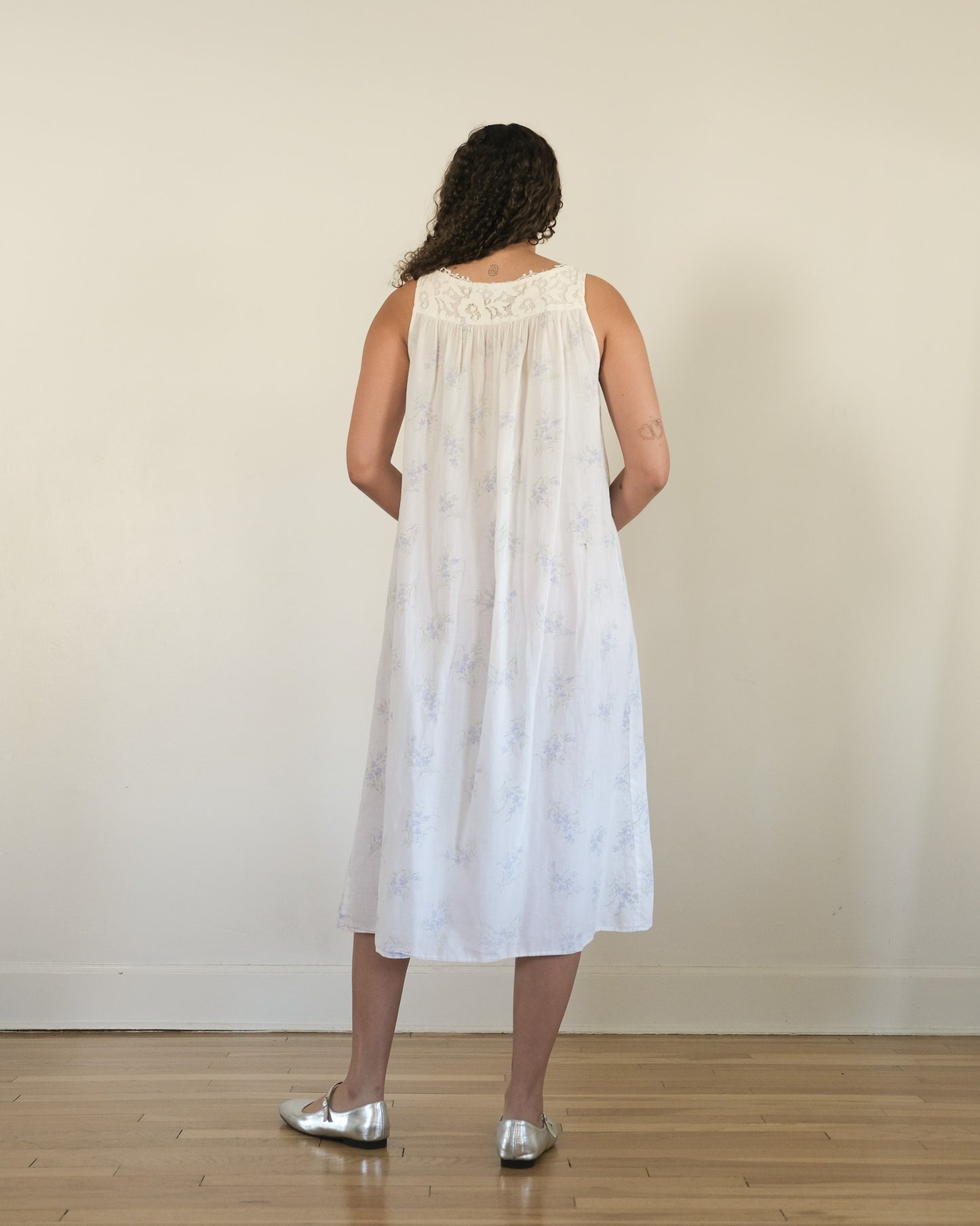 1995 Eileen West floral lace trim midi
