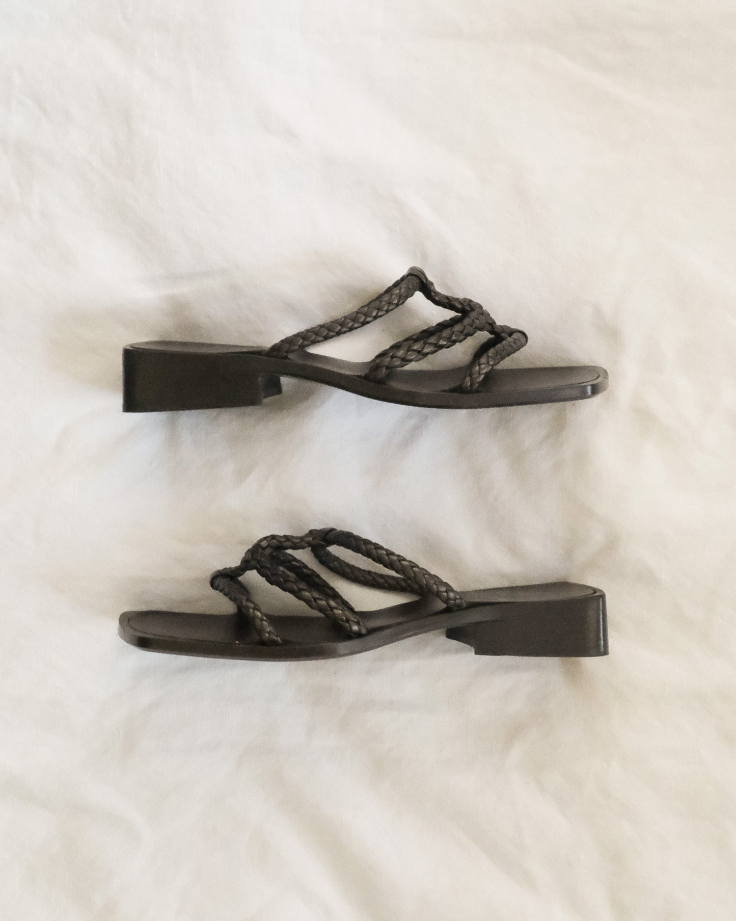 90s Joan Helpern braided leather slides (8.5)