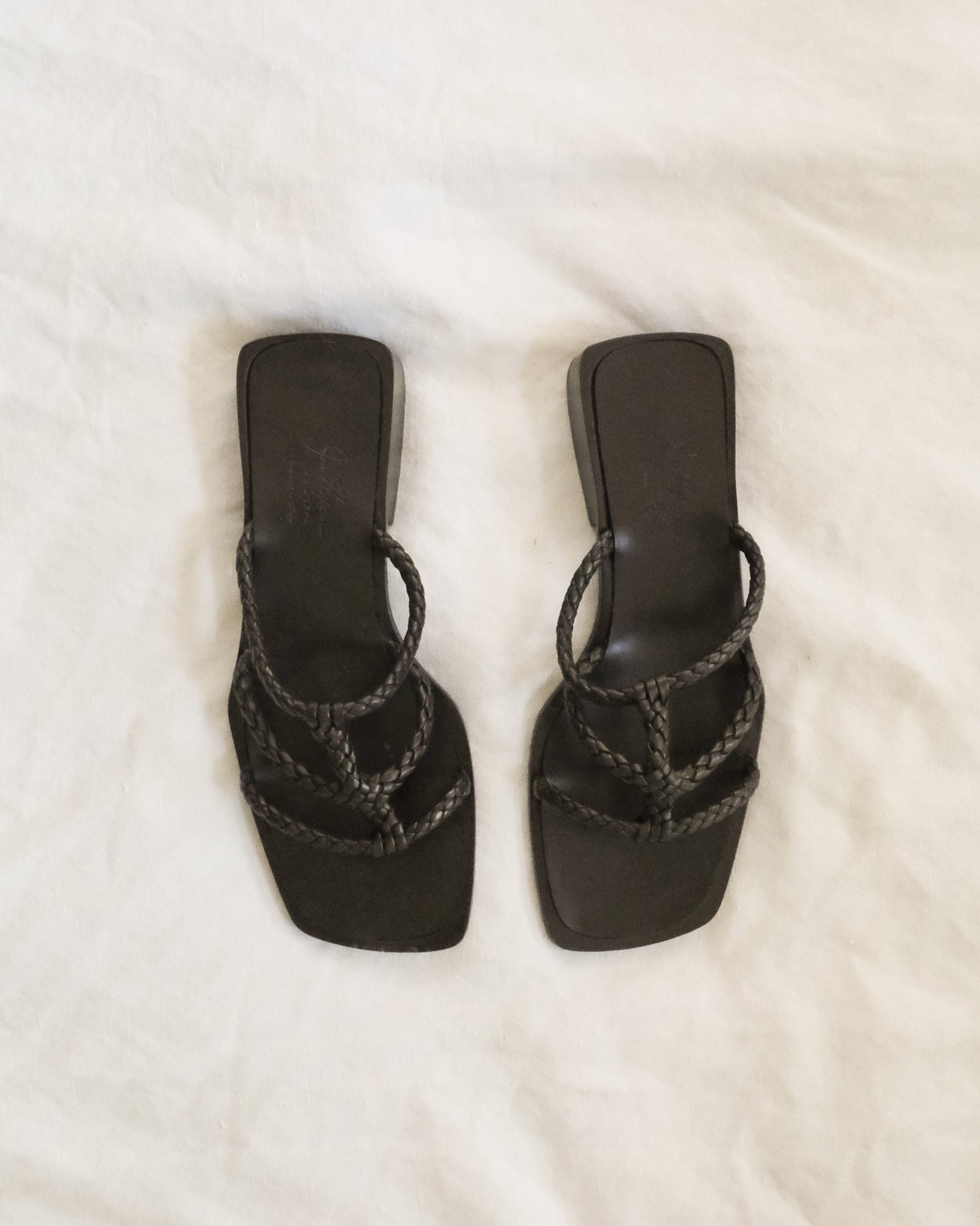 90s Joan Helpern braided leather slides (8.5)